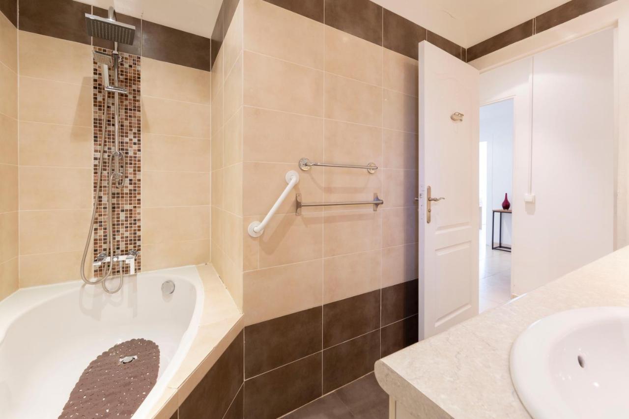 דירות Robert Soleau Bright Design Flat Center Of אנטיב מראה חיצוני תמונה