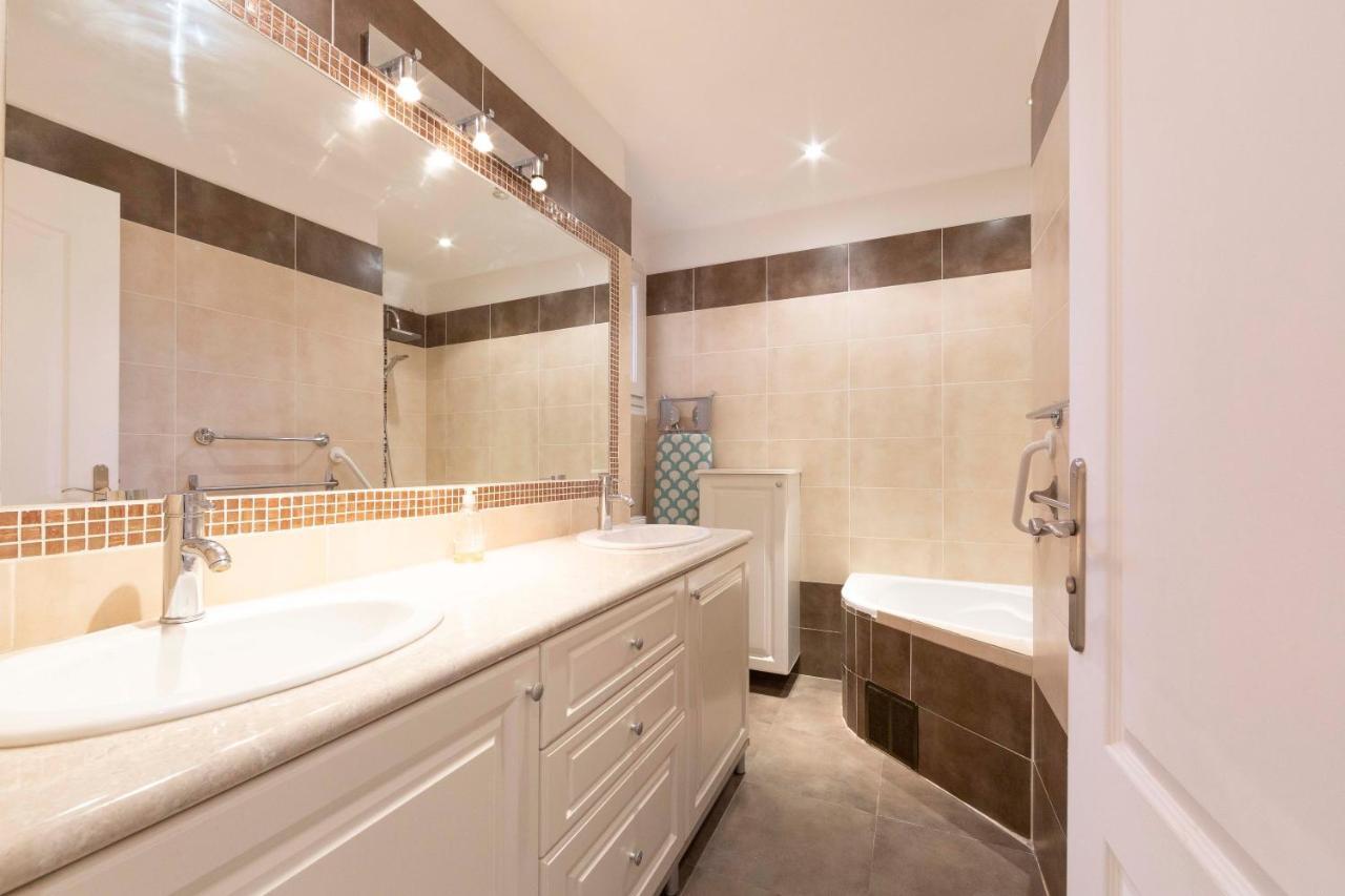 דירות Robert Soleau Bright Design Flat Center Of אנטיב מראה חיצוני תמונה
